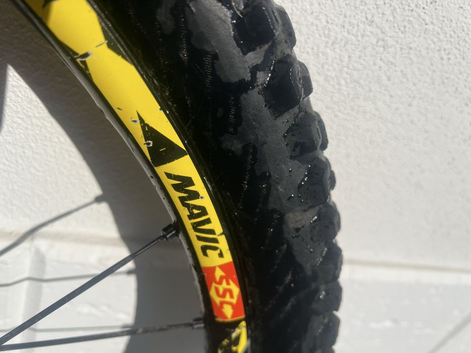 Roată spate Mavic Deemax 27.5, ax 12x150, cu cauciuc Maxxis Assegai (sau separat)