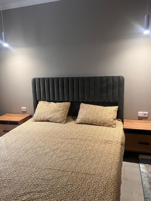 Продаю Спальный гарнитур