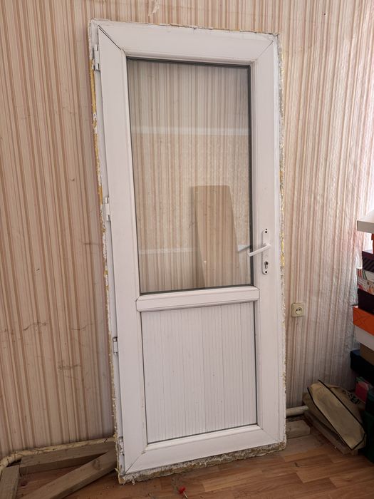 Пластиковые двери