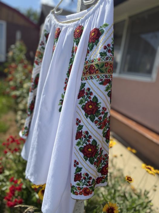 Ii tradiționale cusute cu mărgele – eleganță și autenticitate