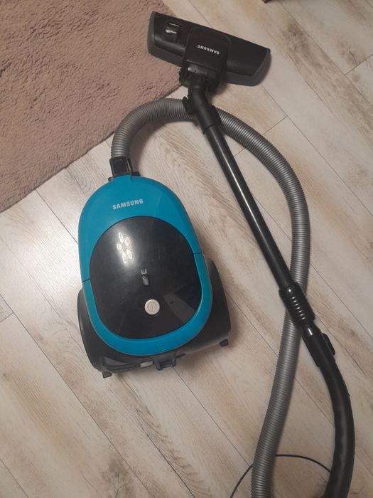 Vând Aspirator Samsung 1500w