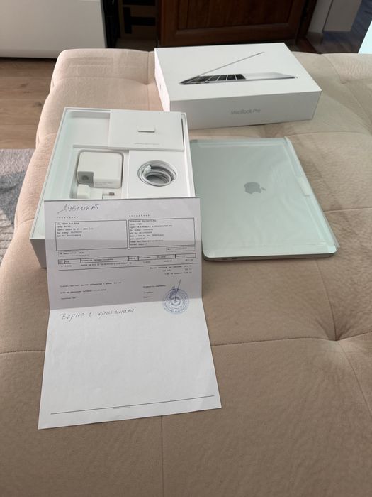 Macbook pro 13 inch model A1706 silver 2,9ghz 256gb touch bar 2016