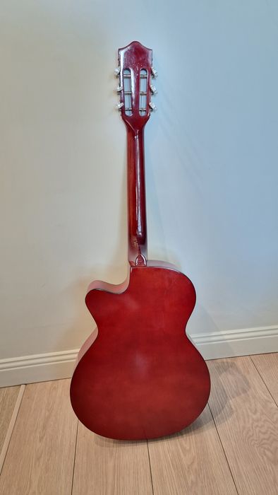 Гитара классическая.