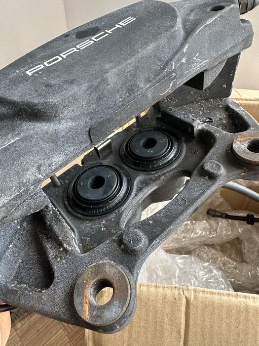 Спирачени апарати от Porsche Macan Brembo 345x30 мм