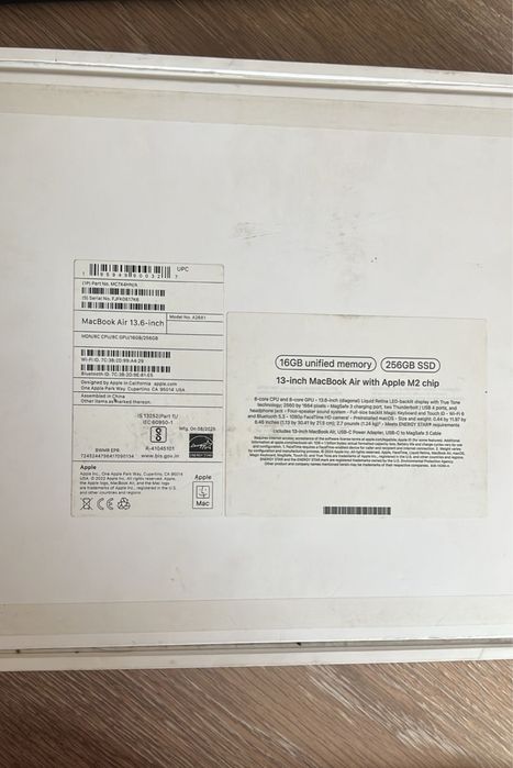 Кепілдікпен Apple MacBook