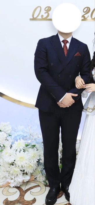 Продаю мужской костюм