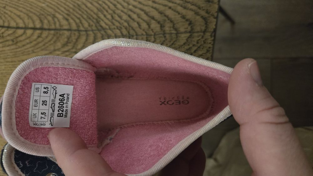 Пантофи за момиче 25