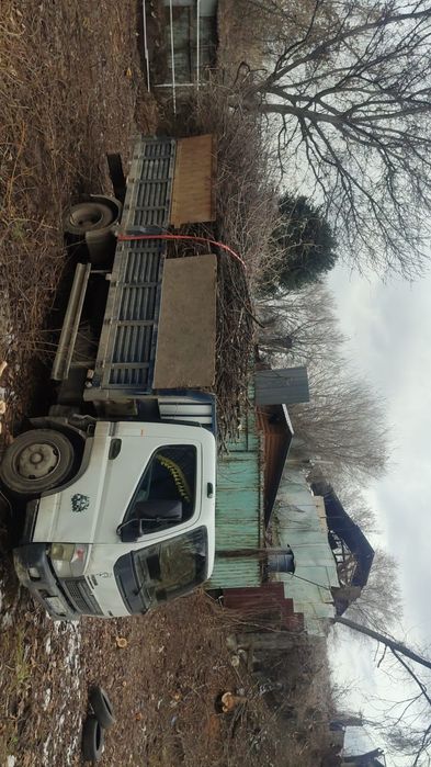 Вывоз мусора вывоз веток уборка теретории подвалы вывоз 5 тонник