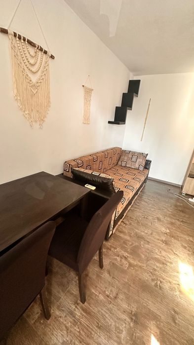 Ofer spre închiriere garsoniera zona centrala