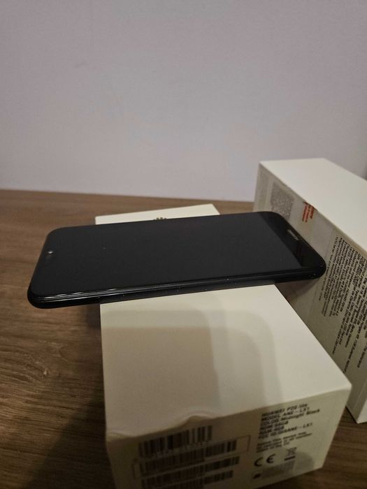 Телефон Huawei p20 lite