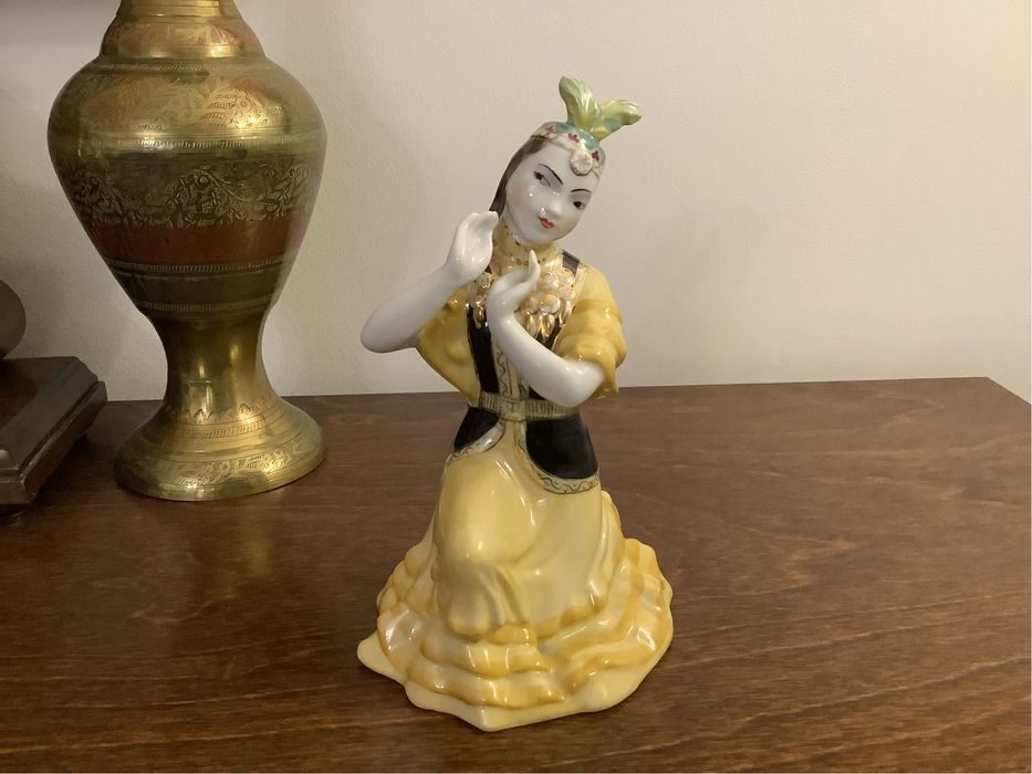 Статуэтка фарфоровая Вербилки СССР