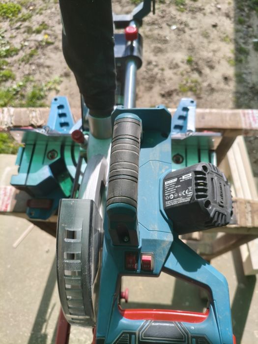 Fierastrau circular pe acumulator Erbauer