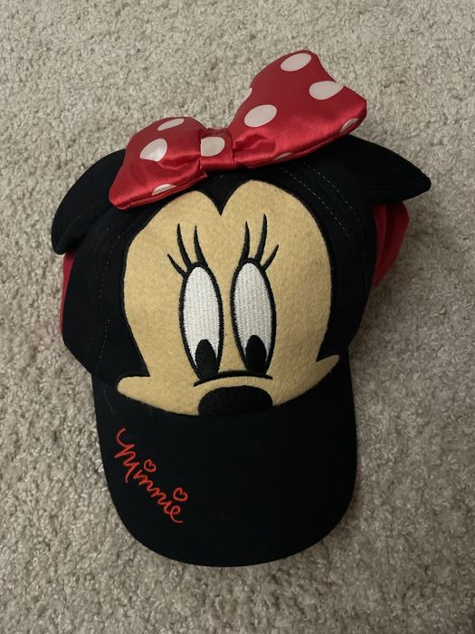 червена детска шапка от дисниленд париж мини маус