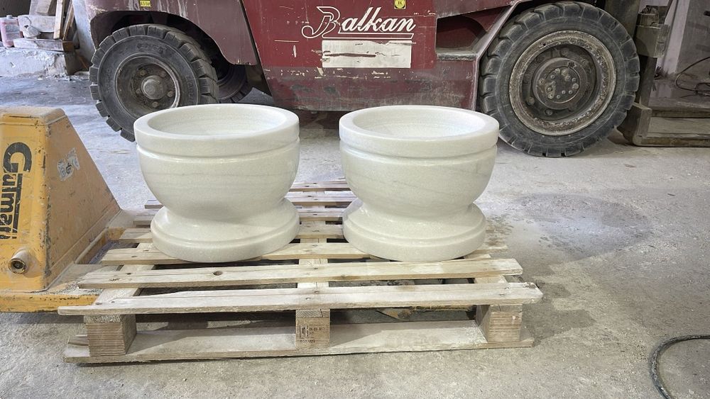 Vand jardiniere marmura