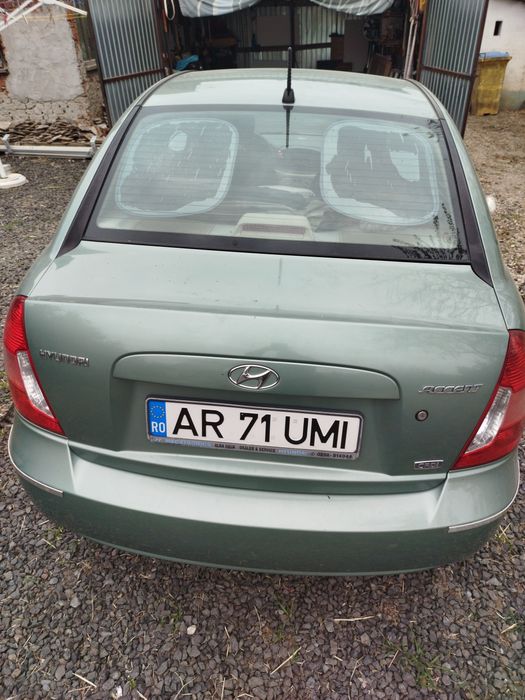Hyundai accent 1.5diesel an 2007 167000 km inmatriculat vt10/2026 perfect funcțional 4 geamuri electrice închidere centralizată alarma fără rugină,