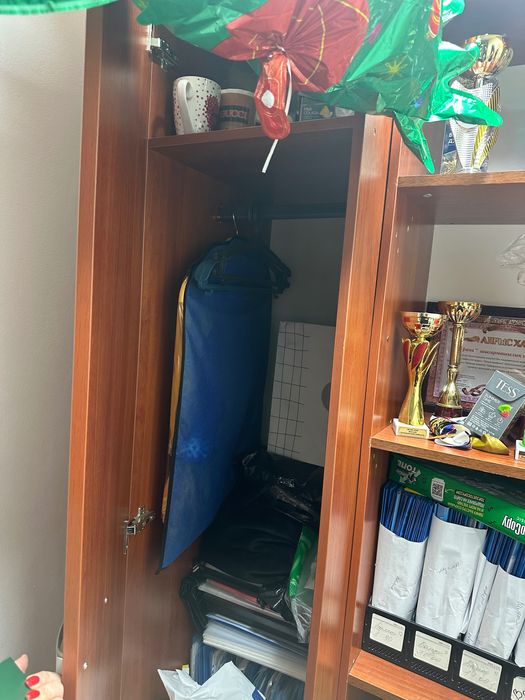 Продам однодверный шкаф