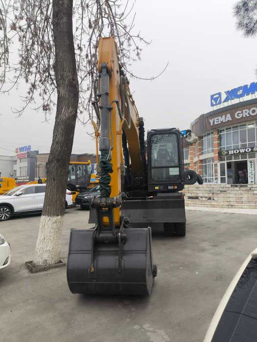 Колёсный экскаватор XCMG-XE150WD
