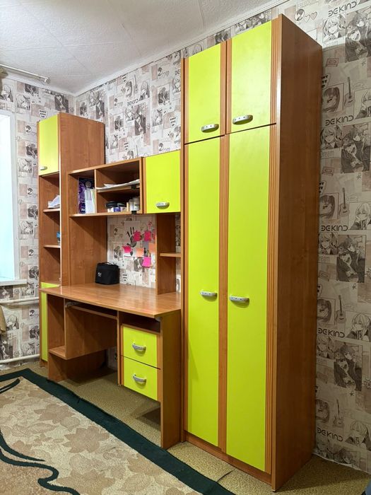 Шкаф детский со столом.Пришахтинск