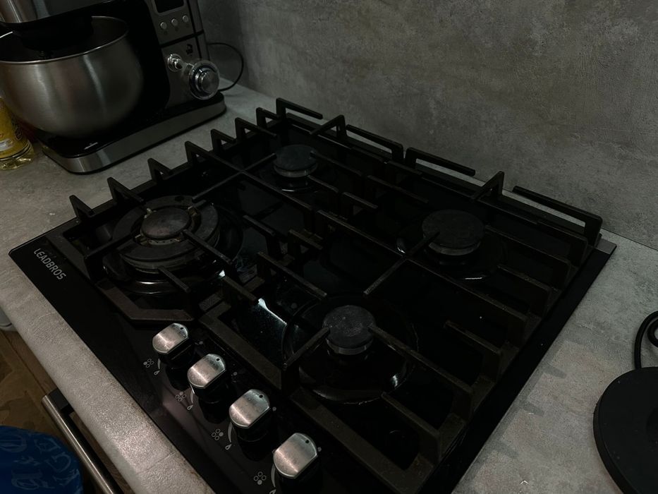 Продам газовую плиту