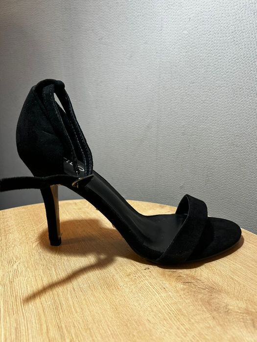 Стильные босоножки