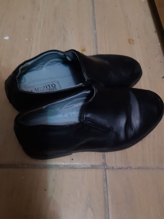 Детская обувь - 500 тенге.