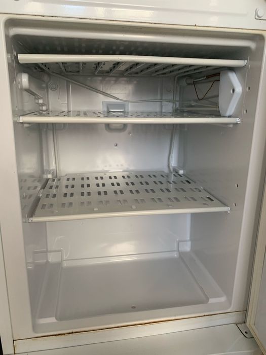 Холодильник Indesit