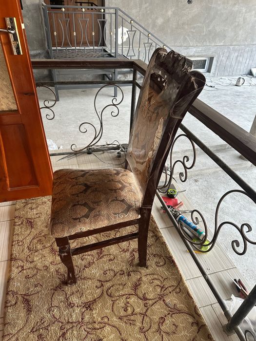 Stullar sotiladi 12 ta bor yengi