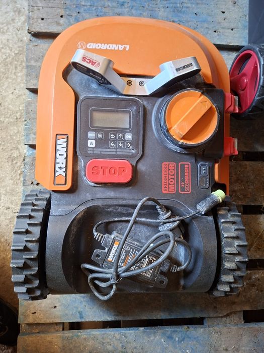 Косачка робот Worx Landroid WR142E до 700 кв.м.