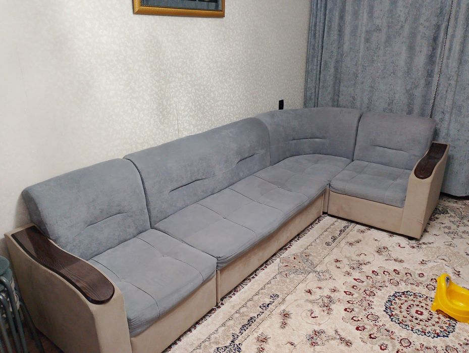 Продам диван 4 метр угловой