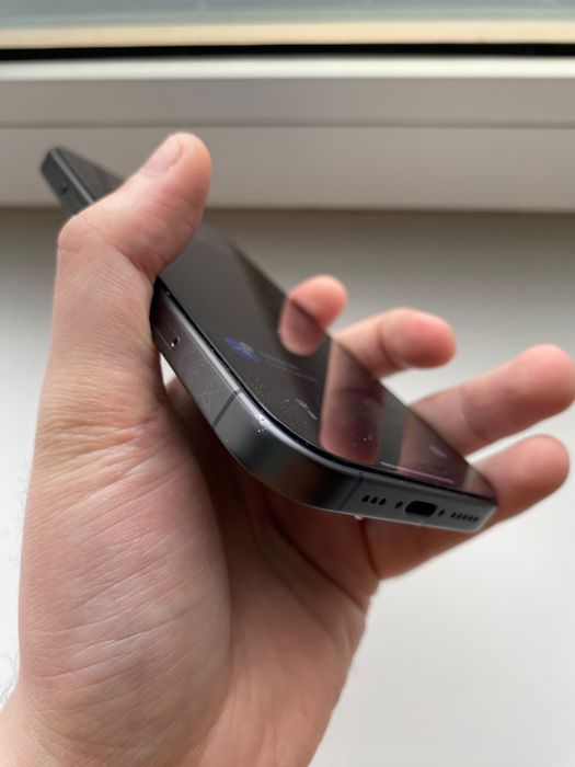 Черный Iphone 17 256