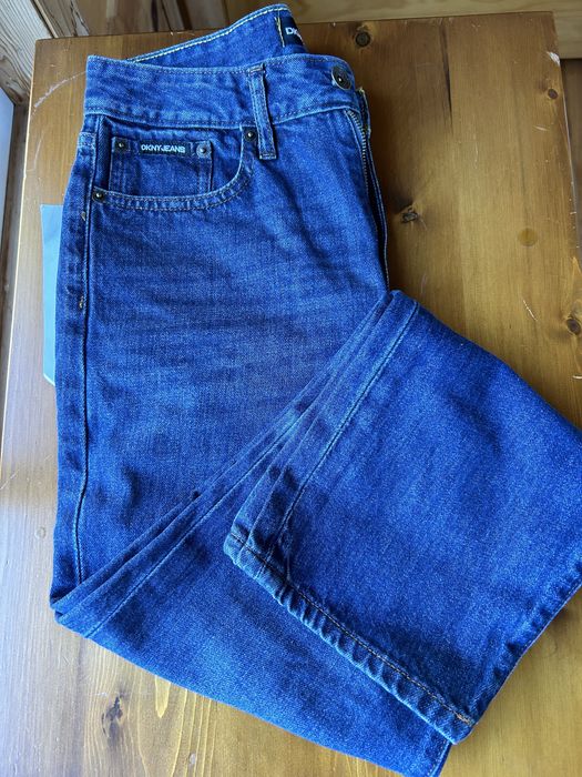 Джинсы mom от бренда DKNY Jeans