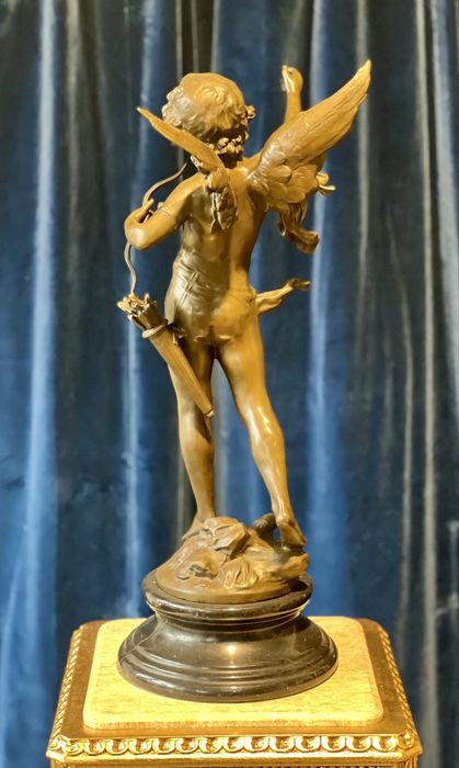 Statuetă din Bronz pe soclu de Marmură - Cupidon