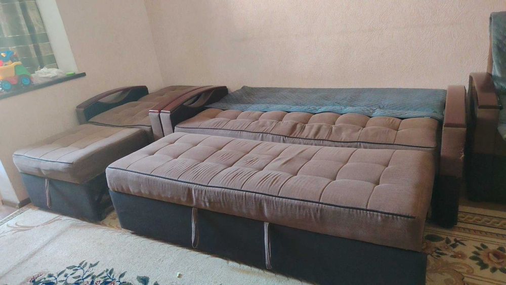 продам раскладной диван-кровать с 2 креслами