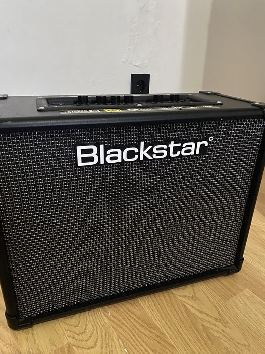 Продаю гитару Squier Affinity Stratocaster HSS и комбоусилитель