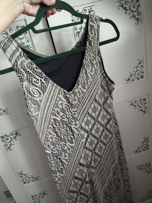 Rochie broderie , mărimea M-L