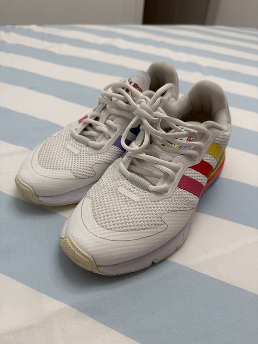 Adidas Love Unites бели кецове с дъга – размер 37