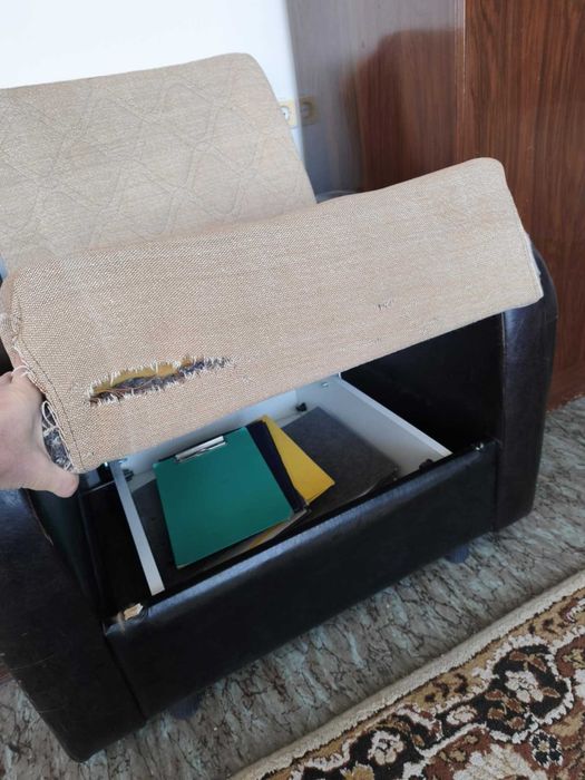 Подарявам два използвани фотьойла.