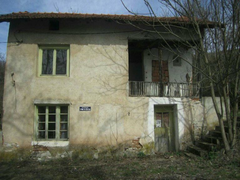 Продава се Къща в с. Драгана, Област Ловеч - 80 кв.м за 160 €/кв.м - Снимка #2