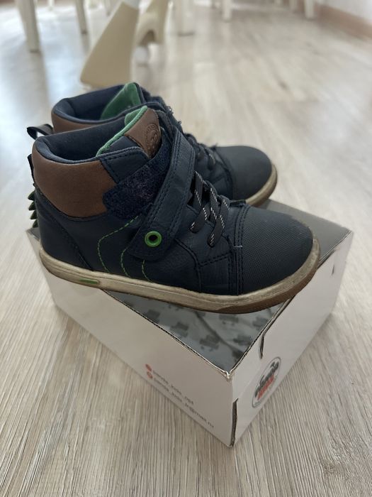 Продам ботинку для мальчика