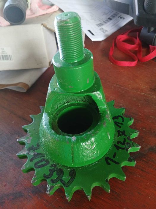 Pinion excentric bielă cuțit combină John Deere