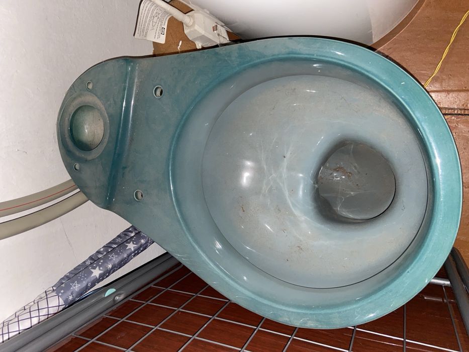 Продам новый унитаз