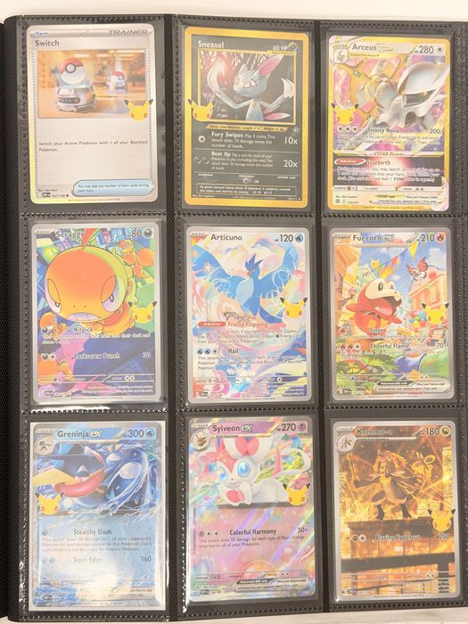Над 130 бр карти от Pokemon 30th Celebration заедно с албум