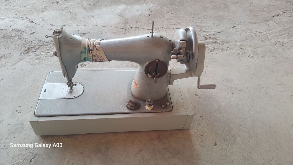 Ruchnoy Tikuv mashinasi