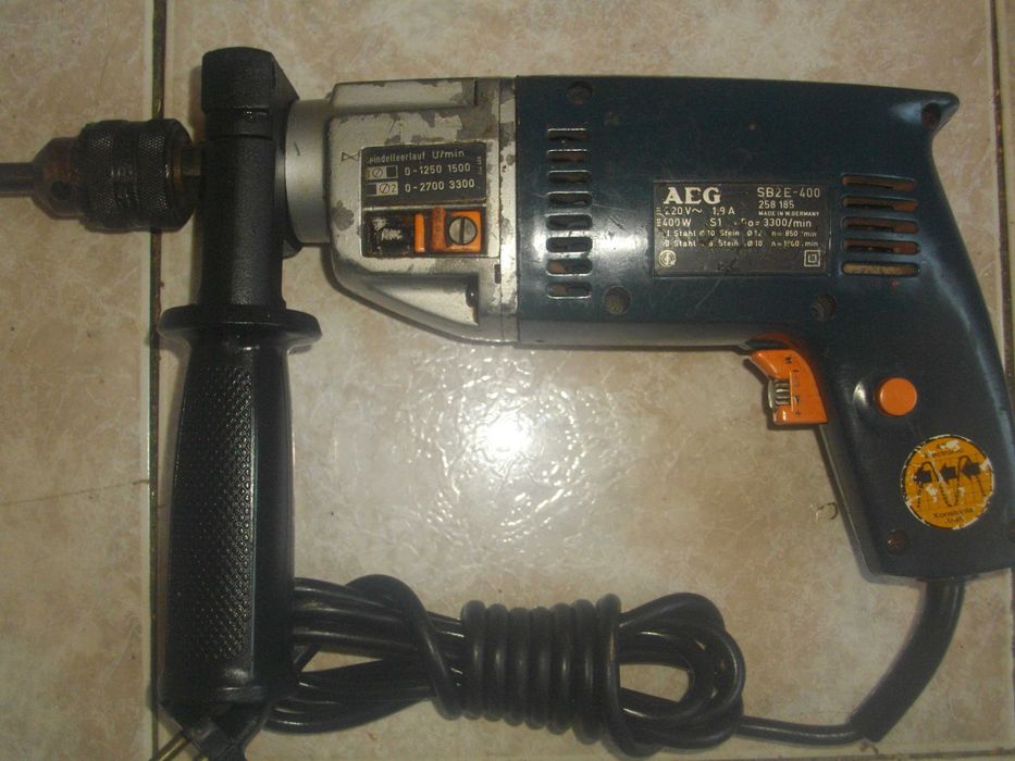 Бормашина Дрелка AEG/ Bosch Профи/ Ръчен Циркуляр 1300 Вата-ф200мм