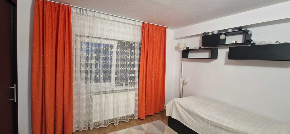 Apartament 2 camere, situat la etajul 3, într-un bloc liniștit din Găești.