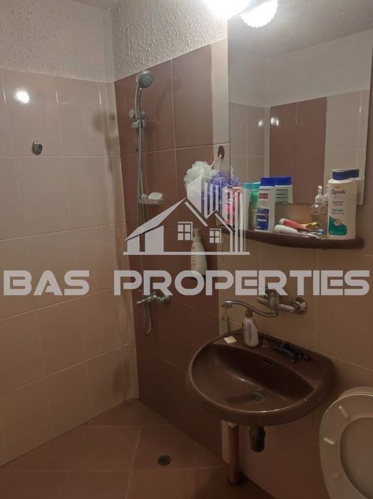 Продава се Тристаен апартамент в София, Левски Г - 83 кв.м за 2278 €/кв.м - Снимка #9