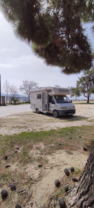 Кемпер под наем за до шест  човека от 75 евро за ден