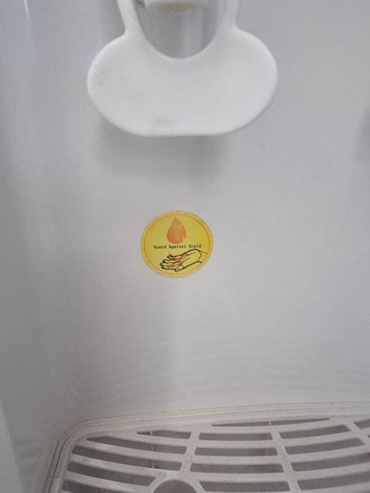 Диспансер для воды