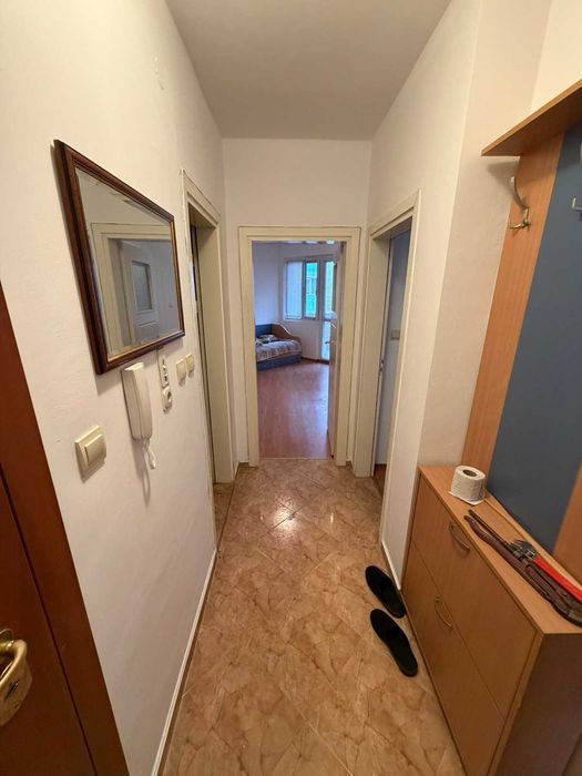 Тристаен апартамент с гараж до ВМИ