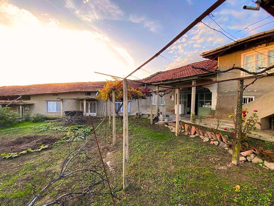 Продава се Къща в с. Янково, Област Шумен - 209 кв.м за 73 €/кв.м - Снимка #3